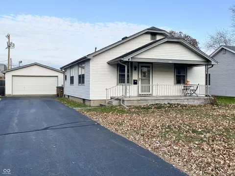 1913 Lee St, Columbus, IN 47201
