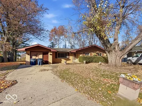 14 Melody Ct, Beech Grove, IN 46107