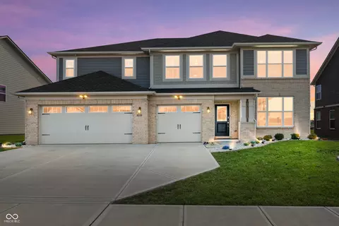 955 Garrison Dr, Greenwood, IN 46143