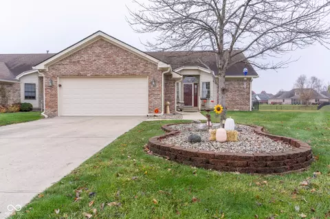 4927 W Cedar Cove Way #13, New Palestine, IN 46163