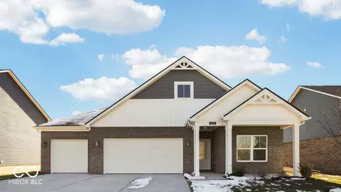 1099 Winterfield Blvd, Franklin, IN 46131