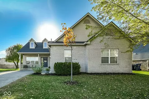 7153 N Chelmsford Dr, Mccordsville, IN 46055