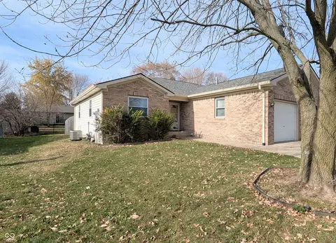 42 Grassyway Ct, Whiteland, IN 46184