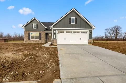 2072 Bouquet Dr, Danville, IN 46122