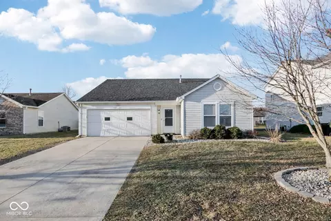 784 Streamside Dr, Greenfield, IN 46140