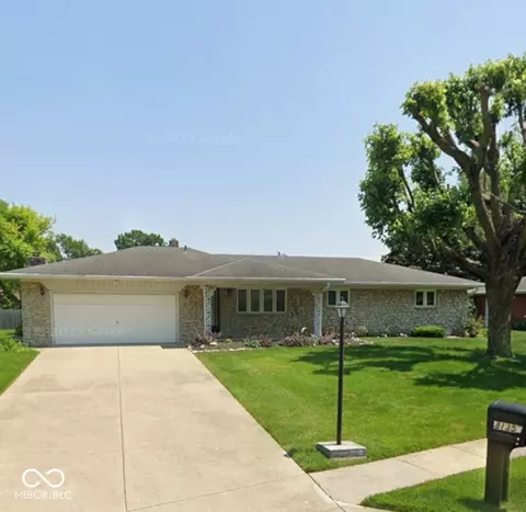 8135 Bishops Ln, Indianapolis, IN 46217