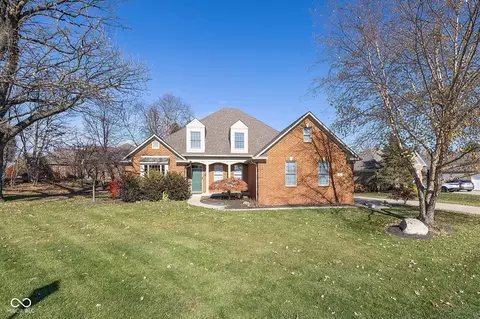 383 Walnut Woods Dr, Greenwood, IN 46142