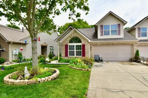 2805 Rylee Ct, Greenwood, IN 46143