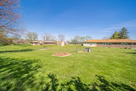 5567 S Cladwell Dr, Pendleton, IN 46064 photo 5