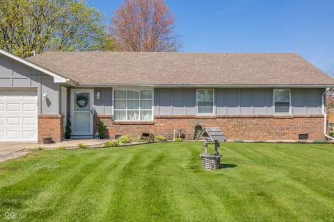 5567 S Cladwell Dr, Pendleton, IN 46064 photo 2