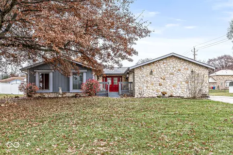 807 Oak Ct, Greenfield, IN 46140