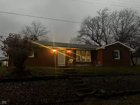 109 S Range St, Westport, IN 47283