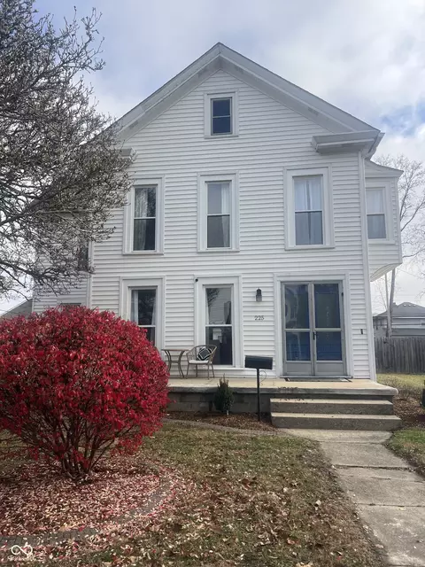 225 N Center St, Plainfield, IN 46168