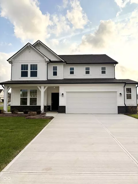 373 N Grand Oak Dr, Mooresville, IN 46158
