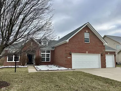834 Bristle Lake Dr, Brownsburg, IN 46112