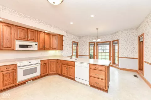 Kitchen - 6504 W Sr 132, Pendleton, IN 46064 photo 2 of 3