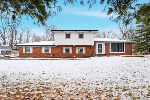 2704 Lakewood Dr N, Indianapolis, IN 46280
