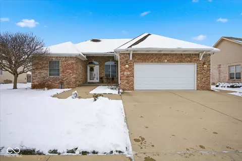 1436 Bark Ln, Shelbyville, IN 46176