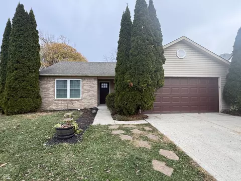 820 Cross Wind Ct, Greenwood, IN 46143