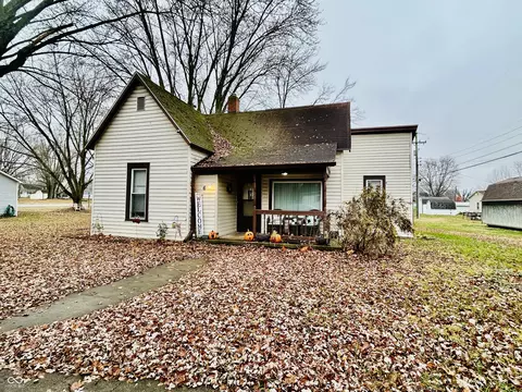 6 S Main St, Roachdale, IN 46172