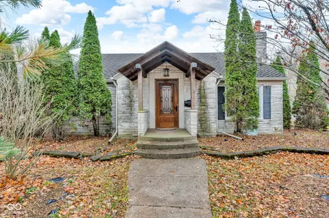 1101 Southview Dr, Homecroft, IN 46227