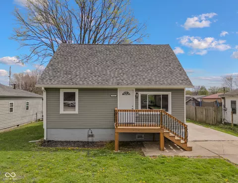 523 Fairview Dr, Columbus, IN 47201