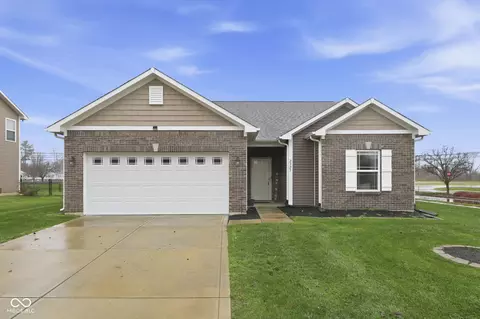 2327 Creston Mdw, Greenfield, IN 46140