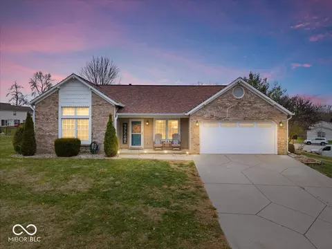 745 Sable Ridge Dr, Greenwood, IN 46142