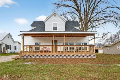 178 7th St SE, Linton, IN 47441