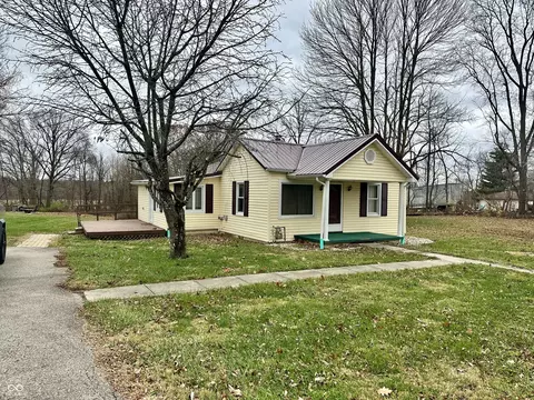 1779 E Little Bear Rd, Connersville, IN 47331