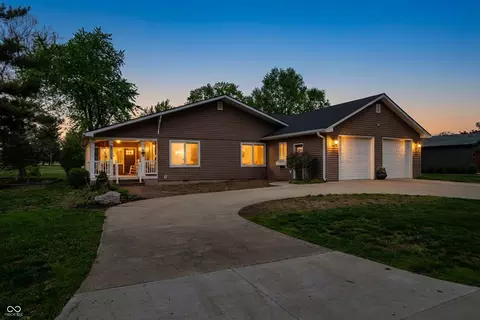 2114 Elmwood Dr, Lebanon, IN 46052