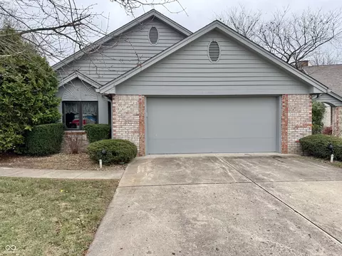 2407 Caramore Cir, Anderson, IN 46011