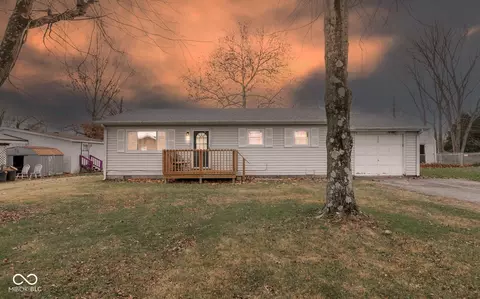 320 New York St, Austin, IN 47102