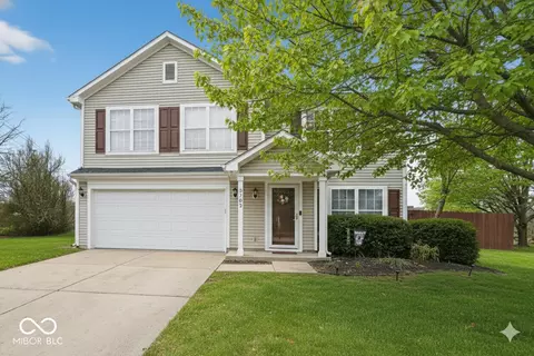 3702 Crest Point Dr, Noblesville, IN 46062