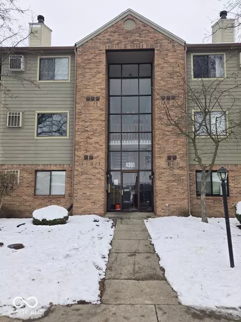 4351 Village Parkway Cir W, Indianapolis, IN 46254
