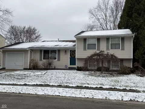 2728 Fairhaven Dr, Indianapolis, IN 46229