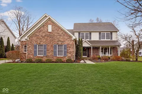 8927 Winterberry Ct, Zionsville, IN 46077
