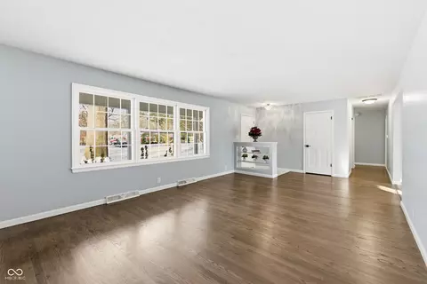 Living - 4357 Grayson Dr, Indianapolis, IN 46228 photo 2 of 3