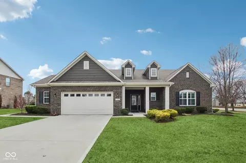 3741 Woodvine Dr, Bargersville, IN 46106