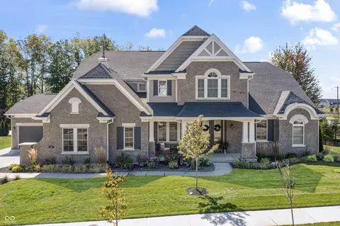 25 Chatham Brook Dr, Westfield, IN 46074