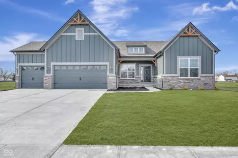 1100 Sweetland Ln, Greenwood, IN 46143
