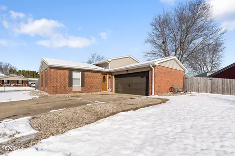 1546 Beckett Dr, Shelbyville, IN 46176