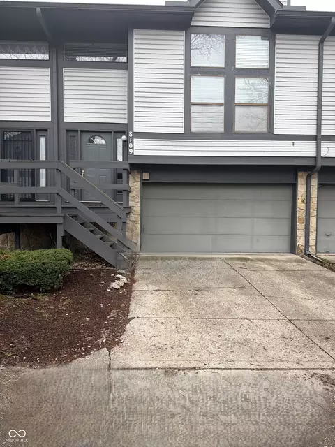 8109 Valley Farms Trl, Indianapolis, IN 46214