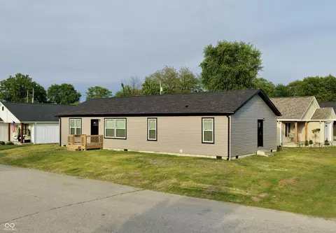 819 W Tanner St, Brownstown, IN 47220