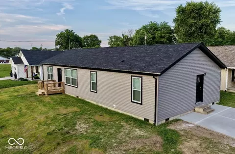 819 W Tanner St, Brownstown, IN 47220