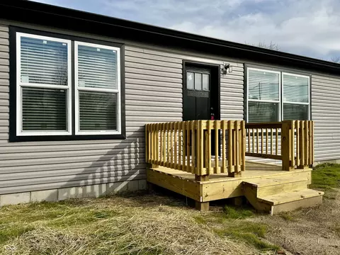 819 W Tanner St, Brownstown, IN 47220