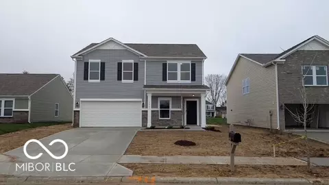 3825 Berkdale Ct, Columbus, IN 47203