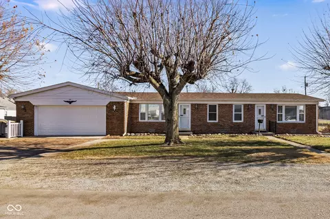 122 S 4th St, Tipton, IN 46072