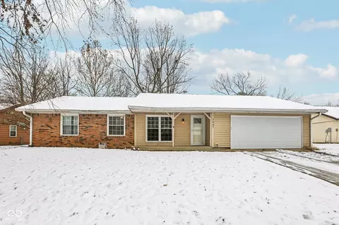7947 Vineyard Dr, Indianapolis, IN 46260