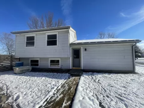 9460 Burrwood Cir, Indianapolis, IN 46235